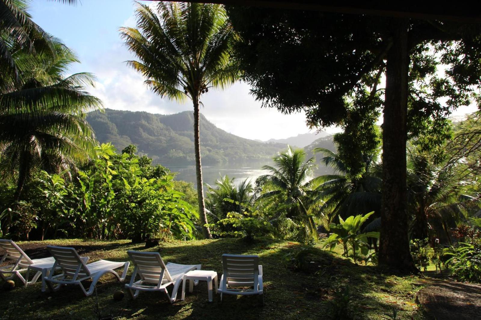 Huahine Manta Lodge Avec 4X4 Optionnel Haapu Esterno foto