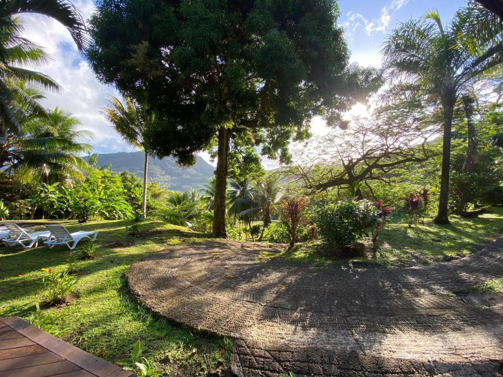 Huahine Manta Lodge Avec 4X4 Optionnel Haapu Esterno foto